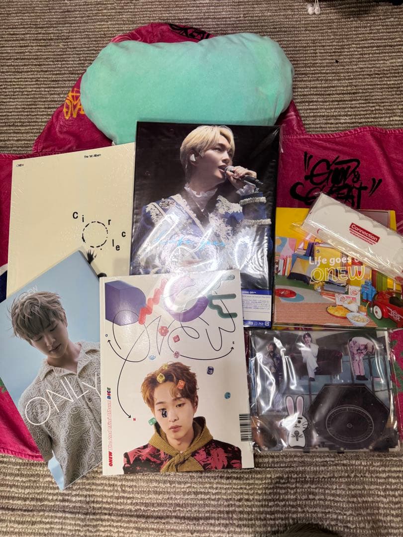 SHINee オニュ CD アクスタ お香 7点