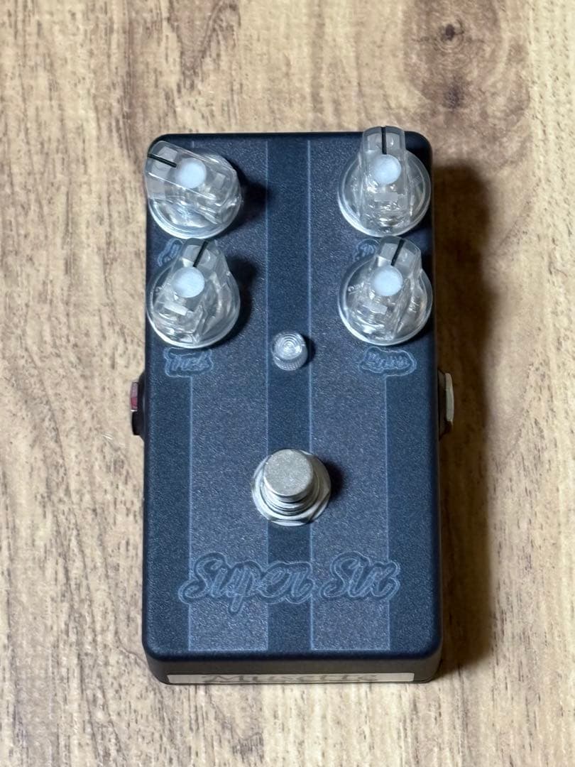 ギター Lovepedal Super Six Ghost Flat Mids Mod