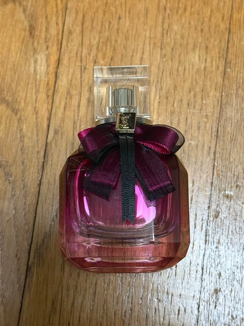 Yves Saint Laurent モンパリアンタンス