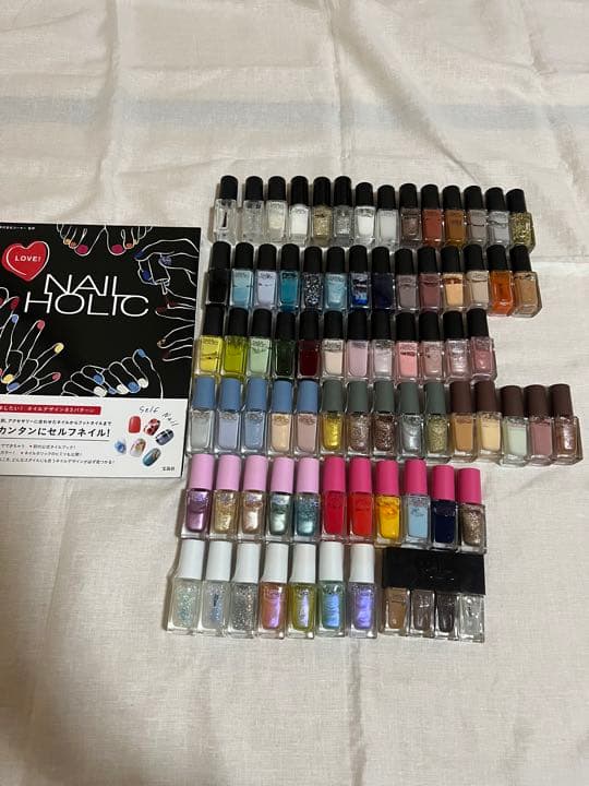 ネイルホリック　63本セット＋ネイル本セット