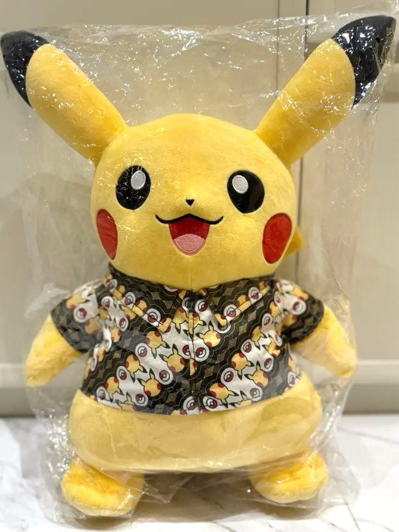 海外限定　バティックピカチュウ　ぬいぐるみ大　激レア　バリ島インドネシア