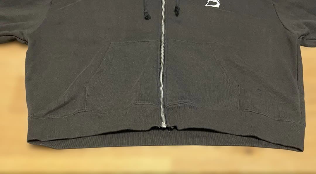 MILE SixTONESパーカー - メルカリ