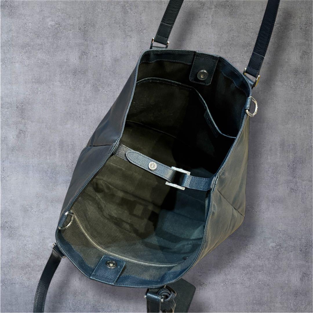 ペッレモルビダ コローレ レザートートバッグ 2way 紺 ビジネス PC A4