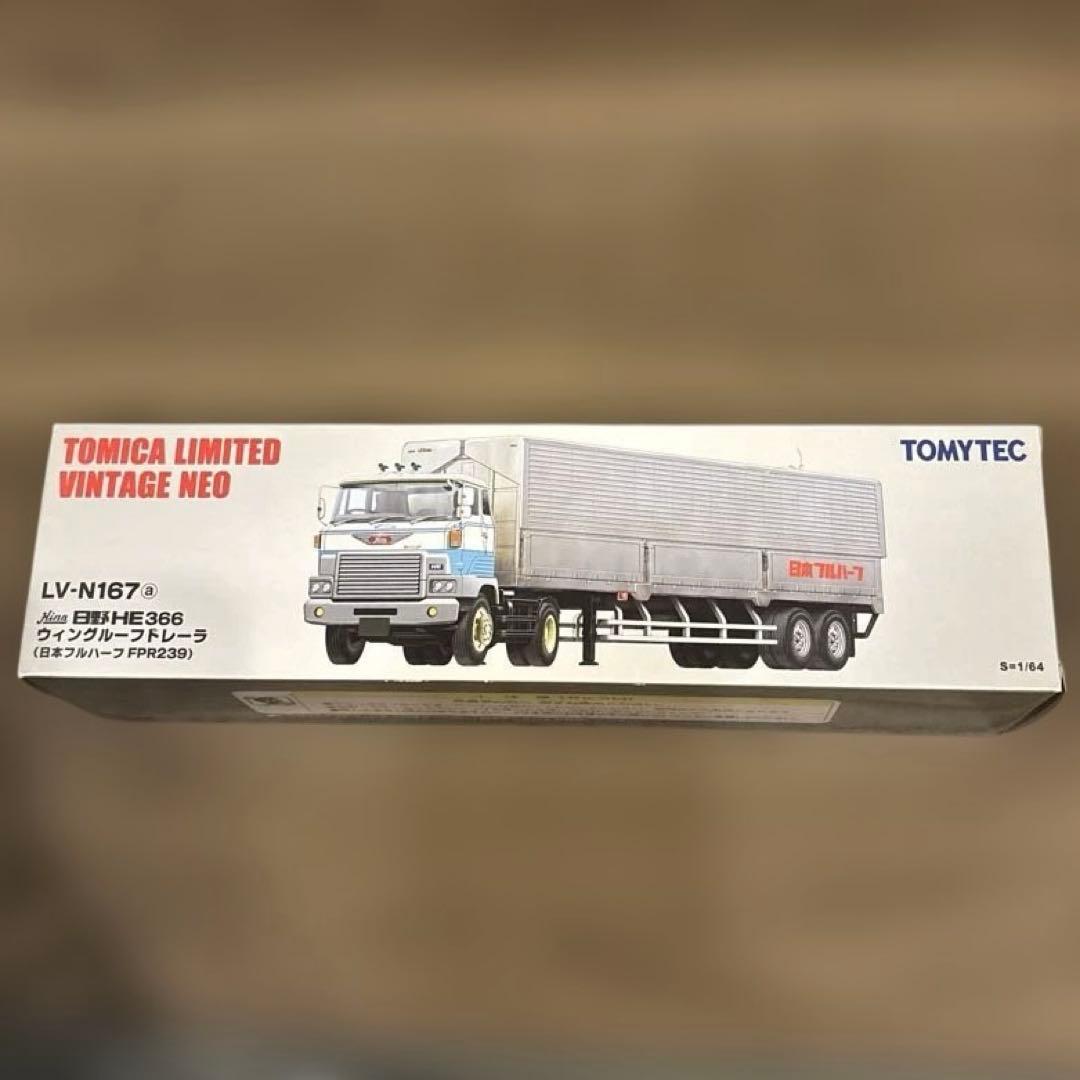 トミカリミテッドヴィンテージネオ ウィングルーフトレーラ　日野HE366