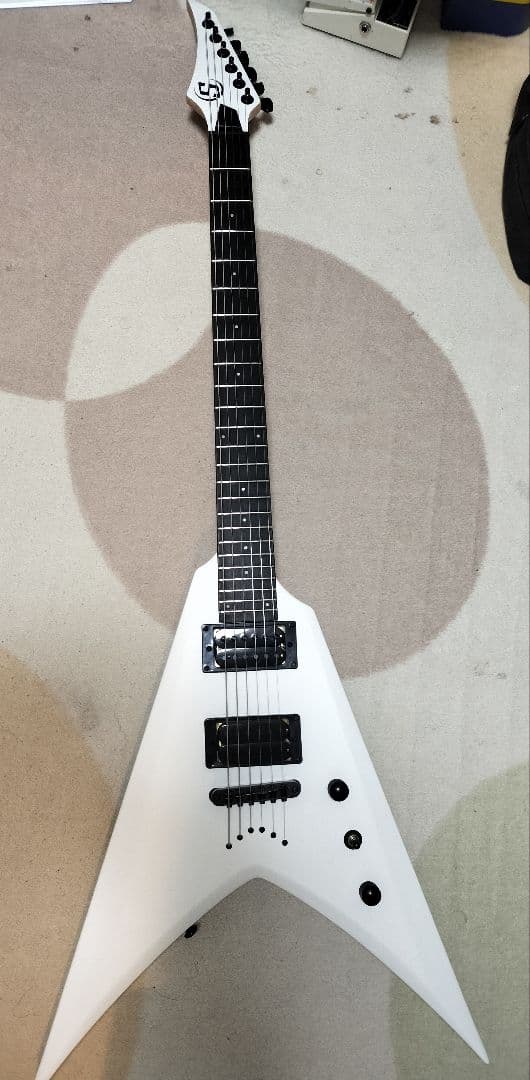 ホワイト フライングV エレキギター