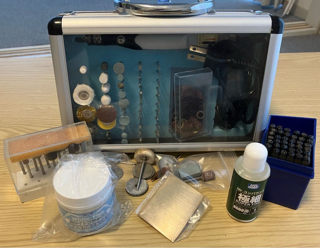 かっこいい！ アタッシュケース 入り ルーター セット + α