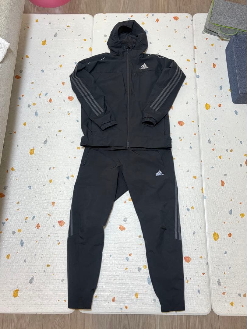アディダス adidas ウインドブレーカー（上下セット・Lサイズ）