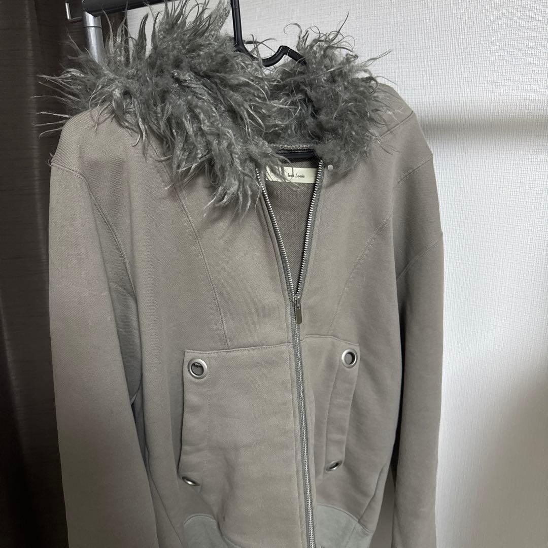 グレー ファー付きジップアップパーカー ブランドはJentLouis