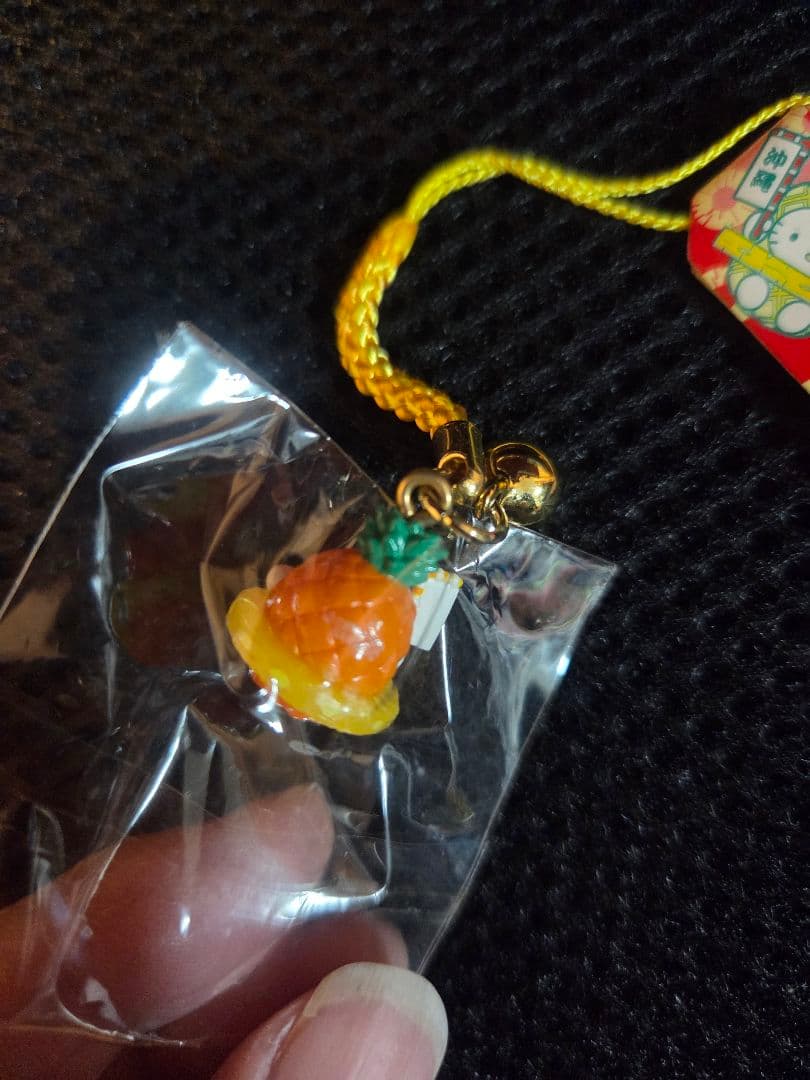 ご当地キティ 沖縄限定 パイナップルバージョン 2003 - メルカリ