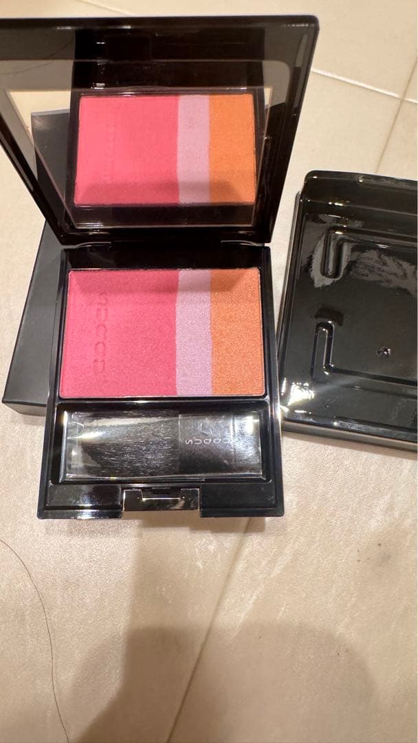 【新品】SUQQU スック ピュアカラーブラッシュ 104 紅小豆　頬紅