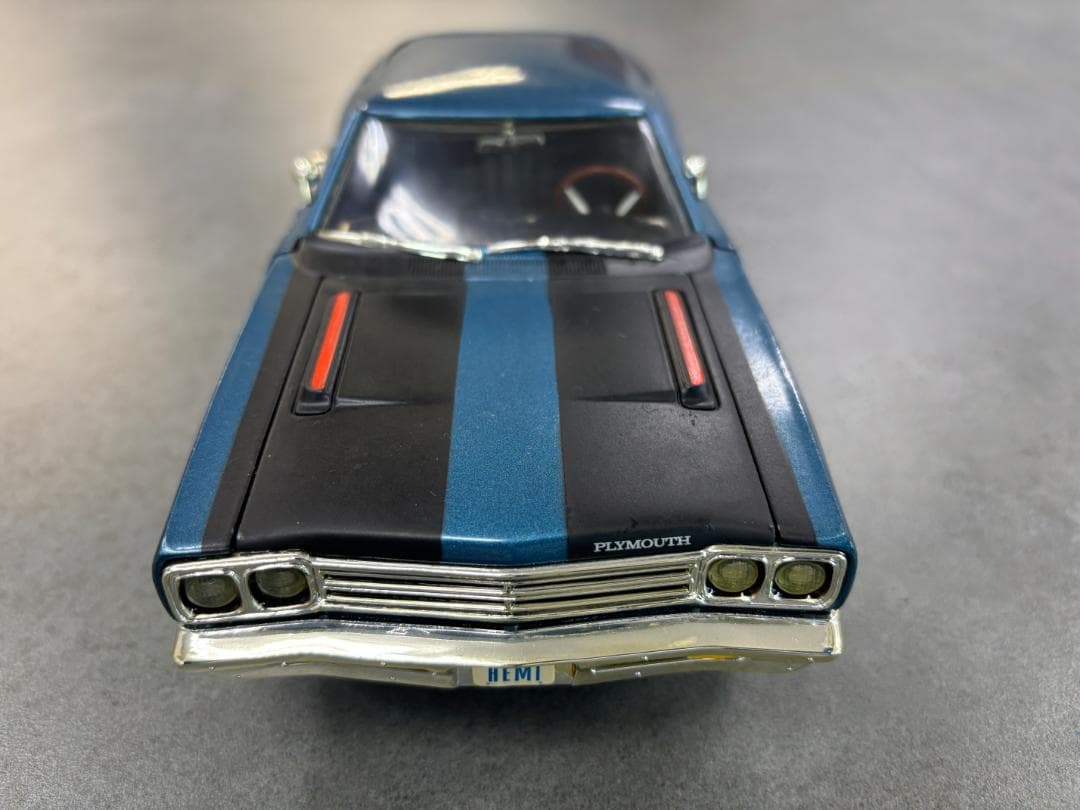 ミニカー ERTL CHRYSLER 1969 PLYMOUTH 1/18