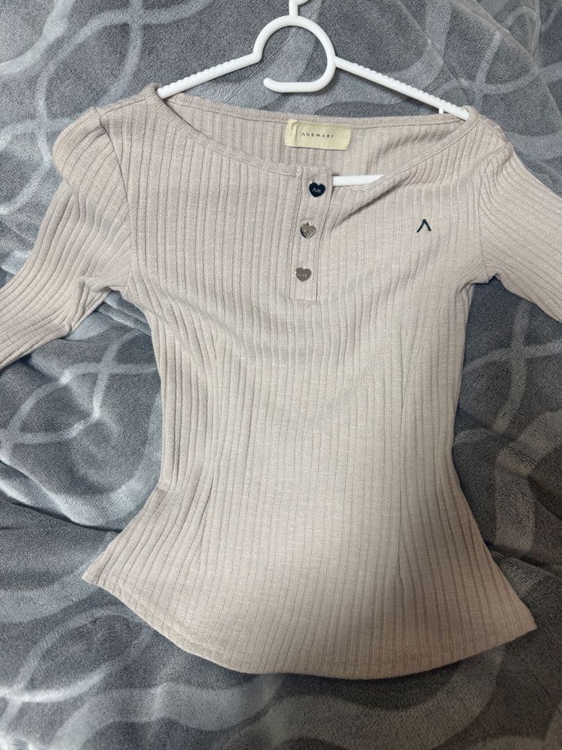 andmary Dorothy heart tops beige アンドマリー - メルカリ