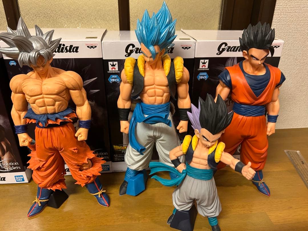 Grandista 孫悟空、ゴテンクス、孫悟飯、ゴジータブルーフィギュア