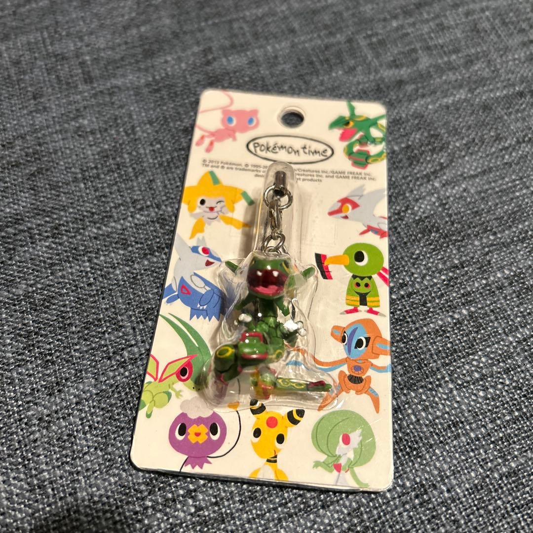 ポケモンセンター　ポケモンタイム　レックウザ ストラップ ショルダーストラップ レックウザ ｜【公式】ポケモンセンターオンライン