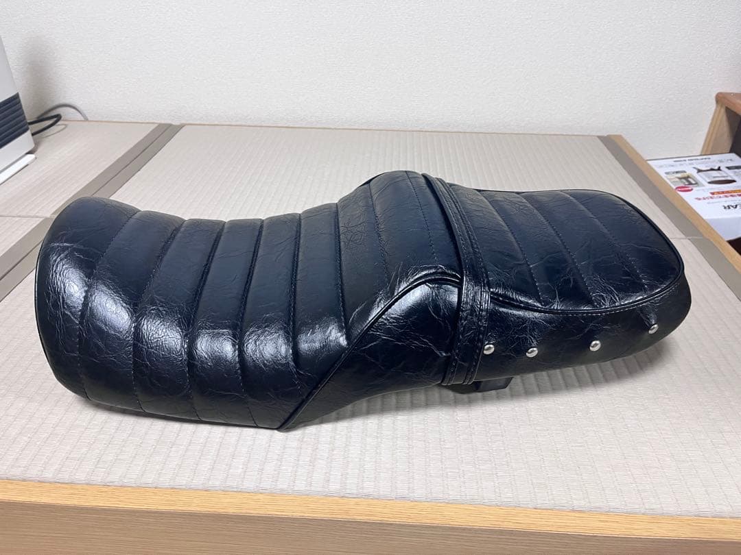 バイクシート 黒 cb400sf nc31 タックロール　アンコ抜き