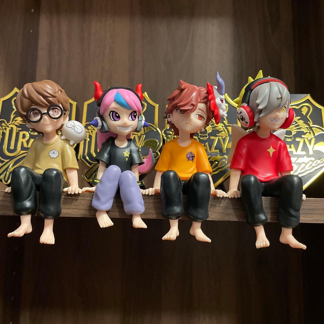 CRAZY RACCOON モニタートップフィギュア 4種セット！ - メルカリ