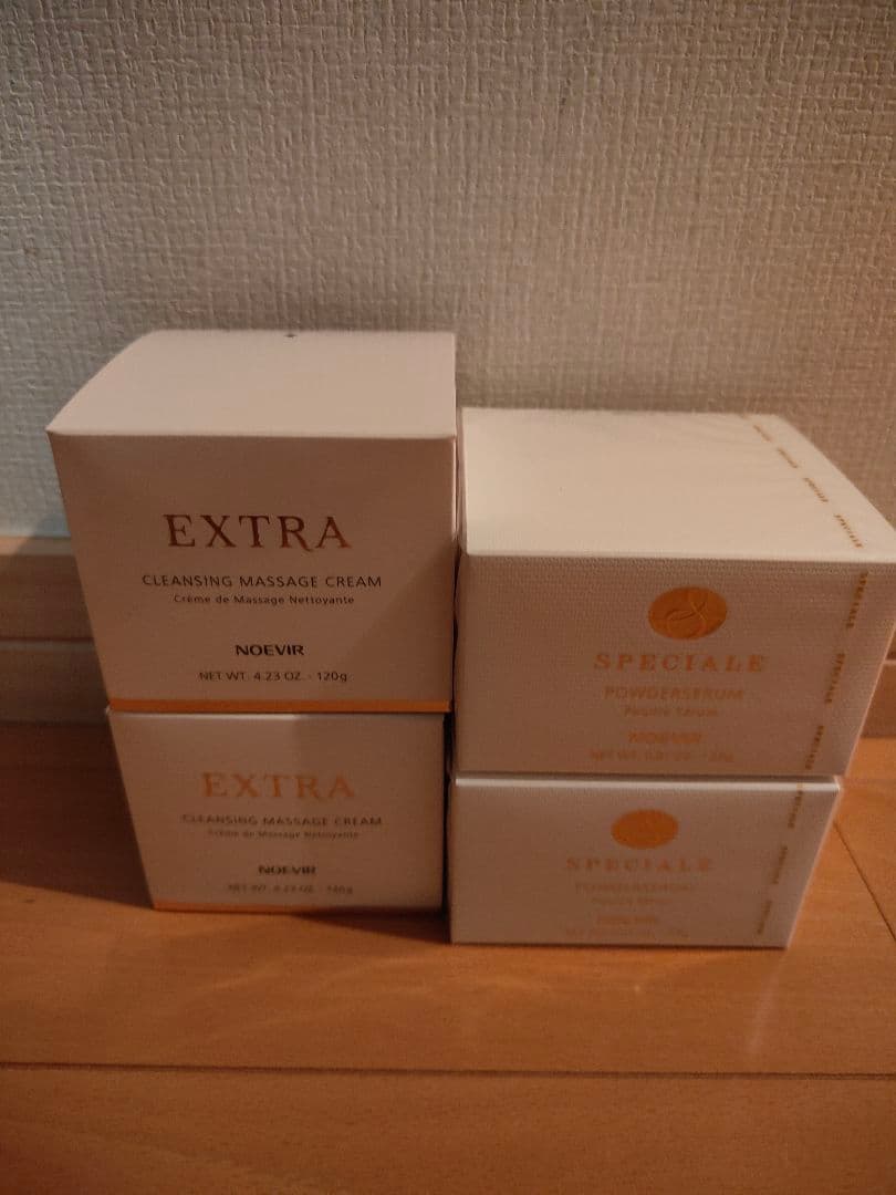 かよちゃん☆ノエビア☆エクストラマッサージクリーム・スペチパウダーセラム