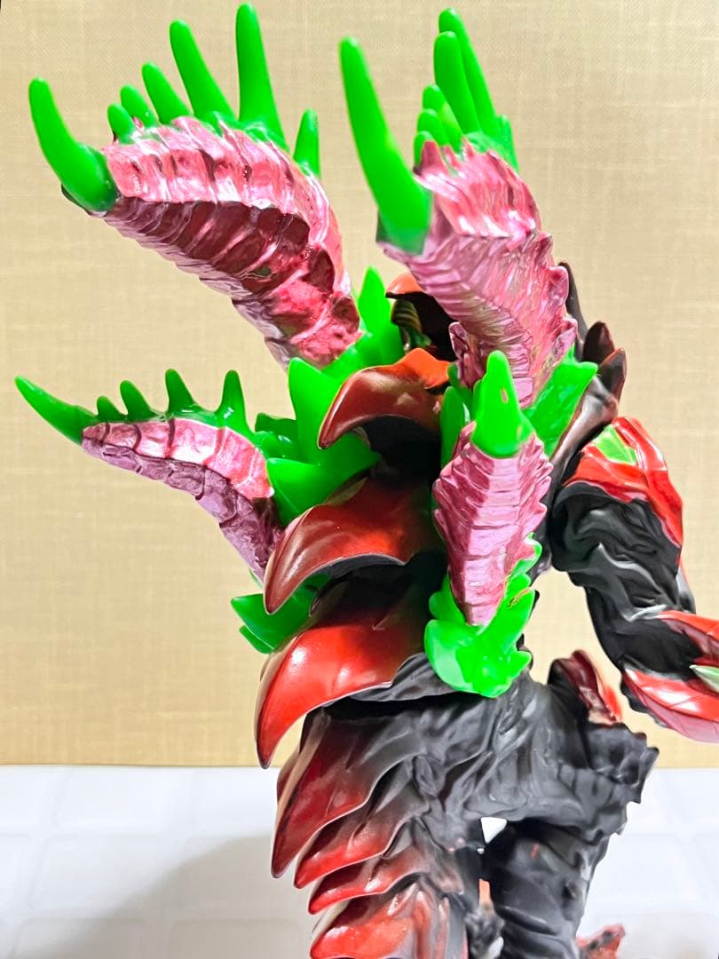 ウルトラマン 禍々アークベリアル ソフビ 無版権、マガオロチ×ベリアル