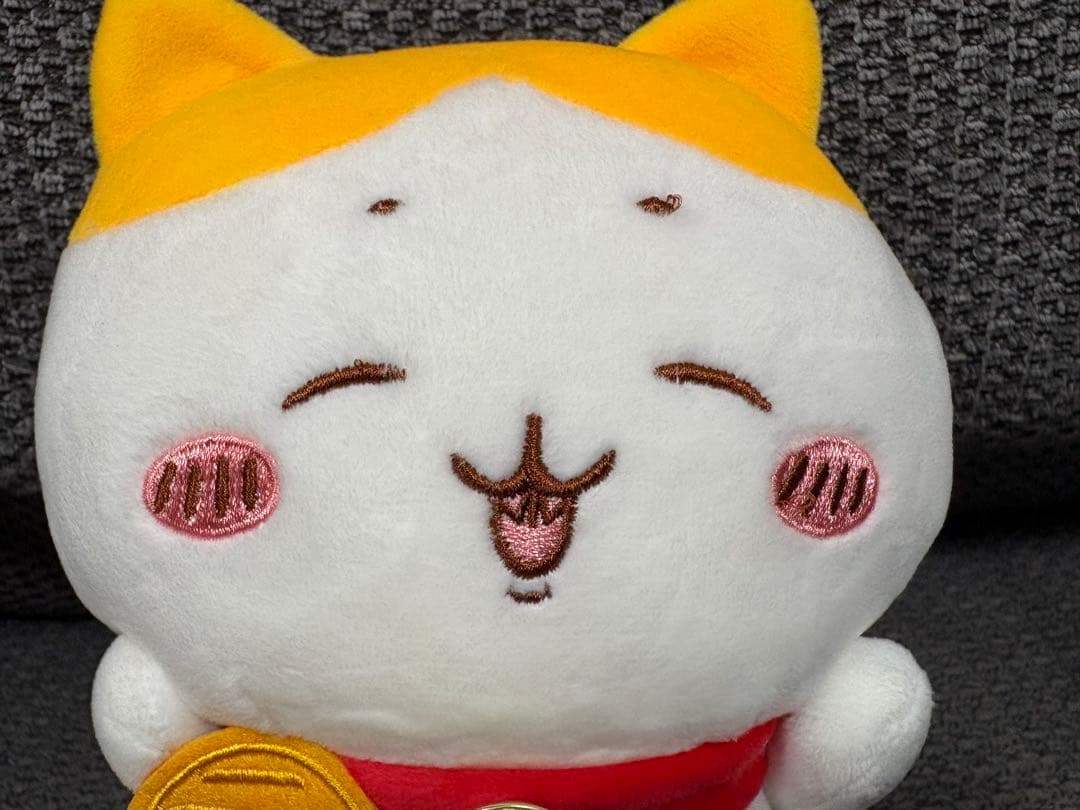 招福ハチワレぬいぐるみ(フェイク) - メルカリ