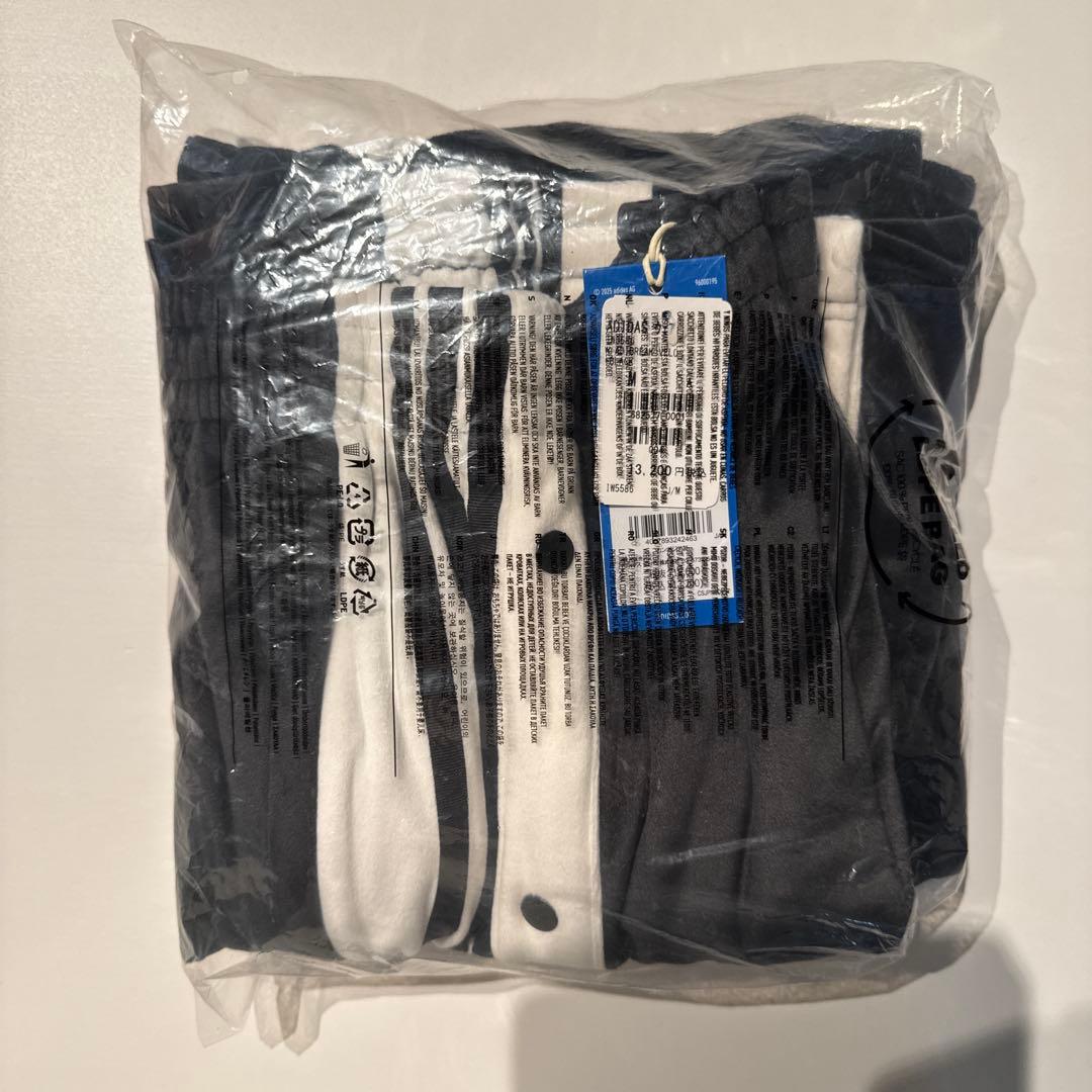 adidas W ADIBREAK VELOUR TT Mサイズ - メルカリ