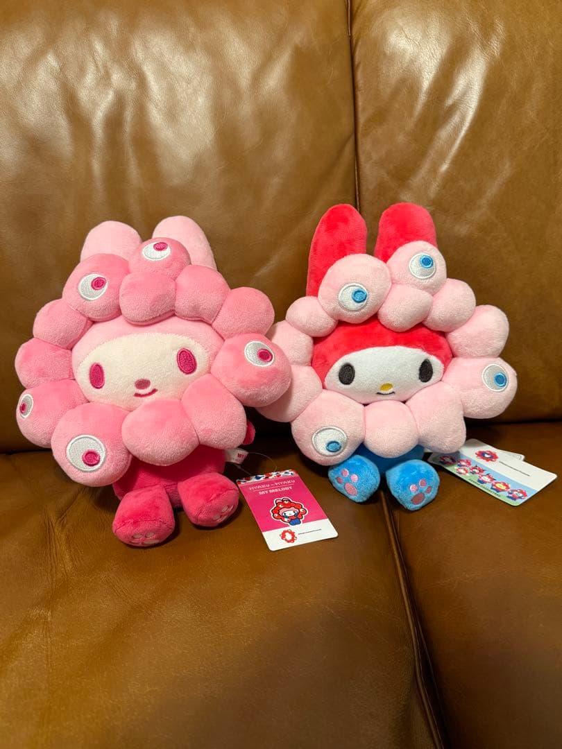 め*★様 サンリオ マイメロディ ミャクミャク M なりきりぬいぐるみ 会場限定 楽天市場】ミャクミャク なりきり ぬいぐるみ マイメロディ カラビナ