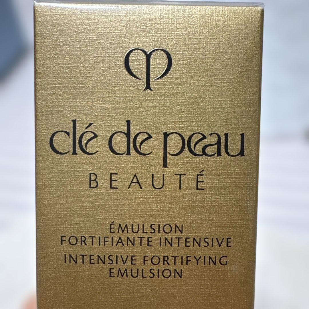 クレ・ド・ポー ボーテ clé de peau 125ml夜用乳液 新品未使用品 クレ・ド・ポー ボーテ21年秋「キーラディアンスケア」美容液や乳液が