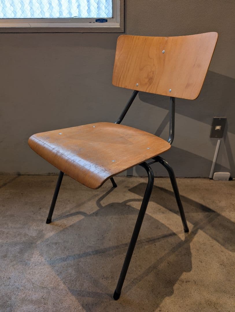 椅子 EQI-38 Stacking chair