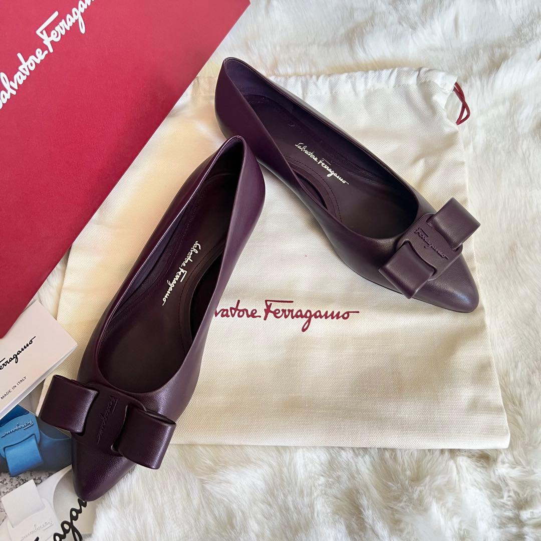 未使用品 サルヴァトーレフェラガモ VIVAリボンパンプス プラム　22cm