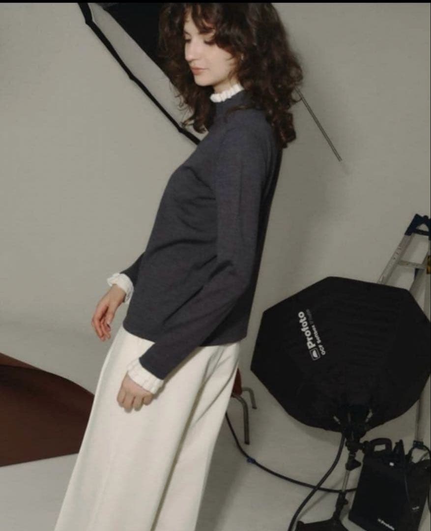 新品、OHGA BICOLOR FRILL KNIT フリルニット