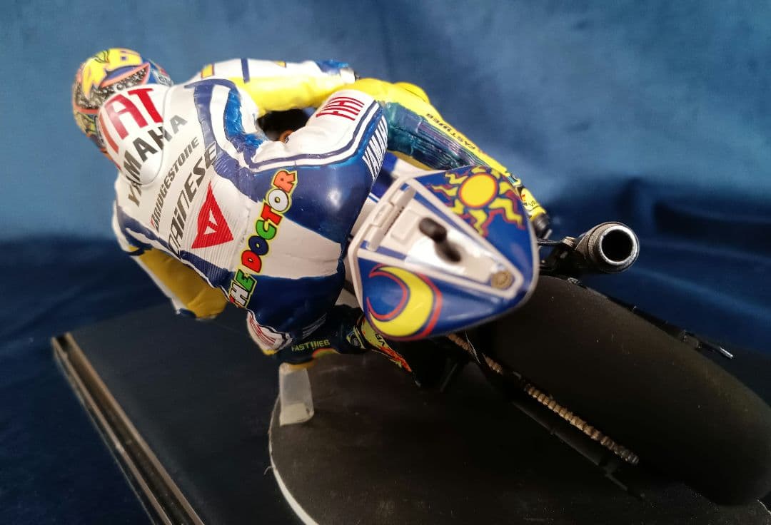 ヤマハ YZR-M1 バレンティーノ ロッシ バイク 完成品 YAMAHA - メルカリ