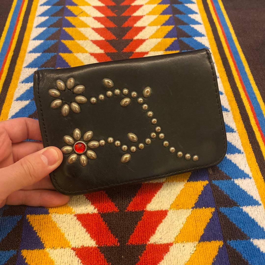 HTC フラワー ミディアムトラッカーウォレット スタッズ、丸カン取れ