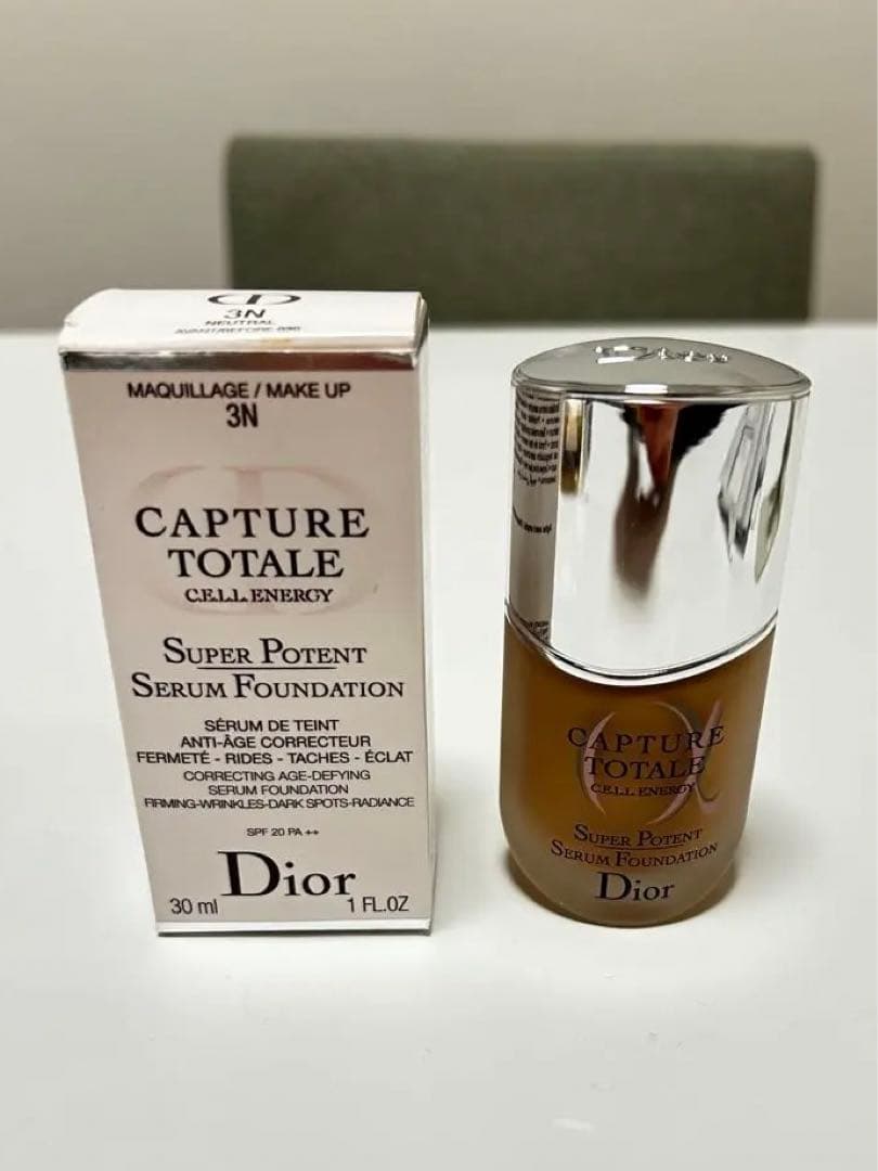 Dior カプチュール トータルセル ENGY スーパー セラムファンデーション