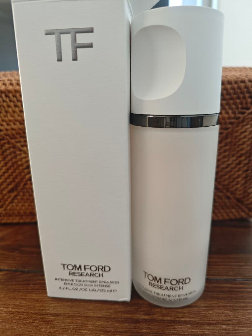 トム フォード リサーチ インテンシブ ミルキー 125ml