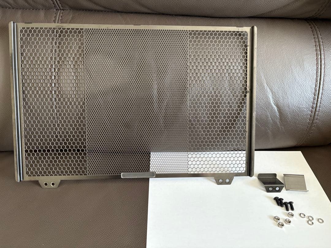 エッチングファクトリー ラジエーターガード：ブラック RGY-MT09-01