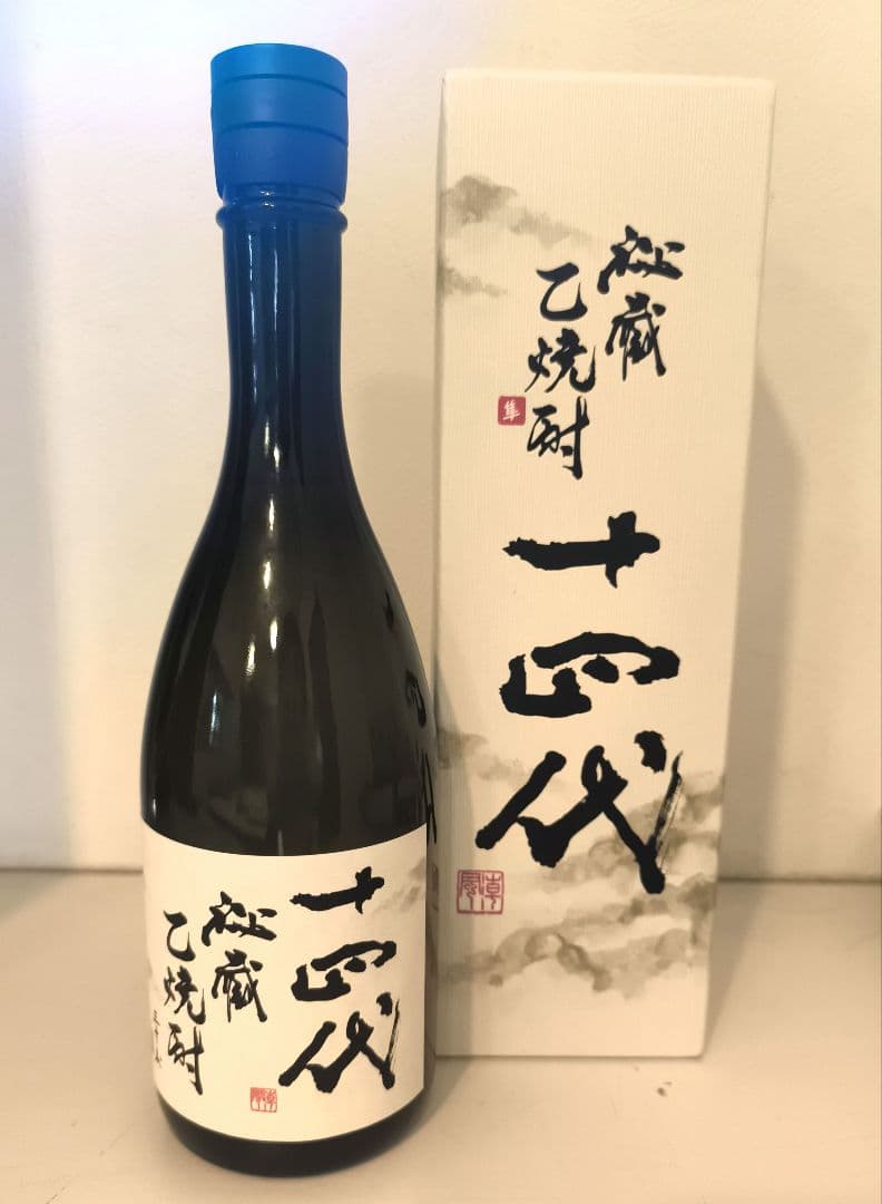 十四代　本格焼酎 720ml 30度 高木酒造 Amazon.co.jp: 高木酒造 十四代 秘蔵 乙焼酎 箱付き 30度 720ml : 食品