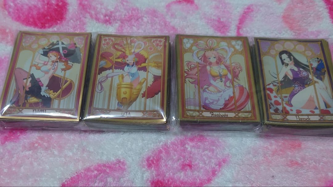 ワンピース　スリーブ　【ナミ　ウタ　しらほし　ハンコック】 Amazon.co.jp: ワンピース ヤマト ナミ ウタ ロビン プレイマット