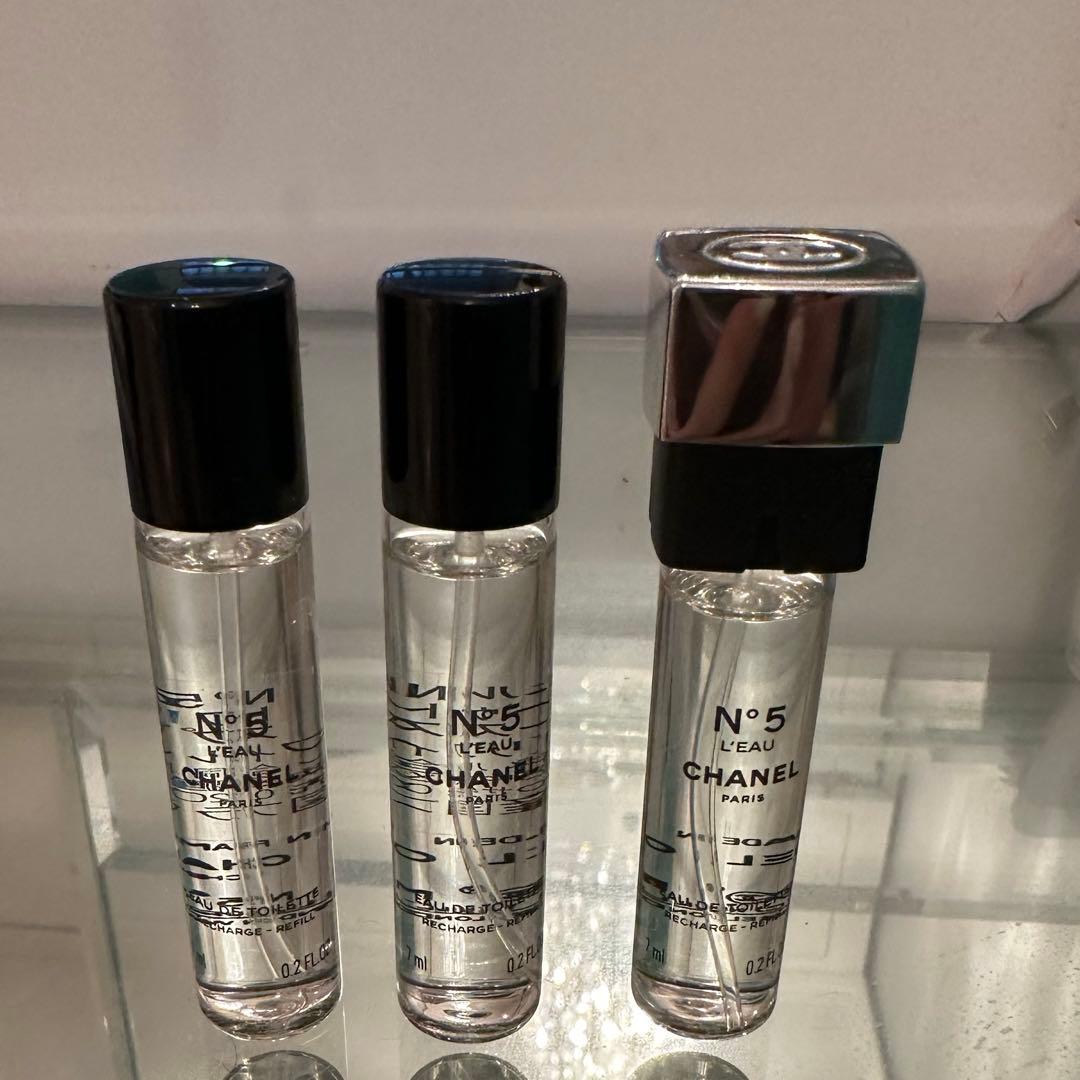 CHANEL 2024ホリデー限定 N°5 香水 チャーム・チェーン付き