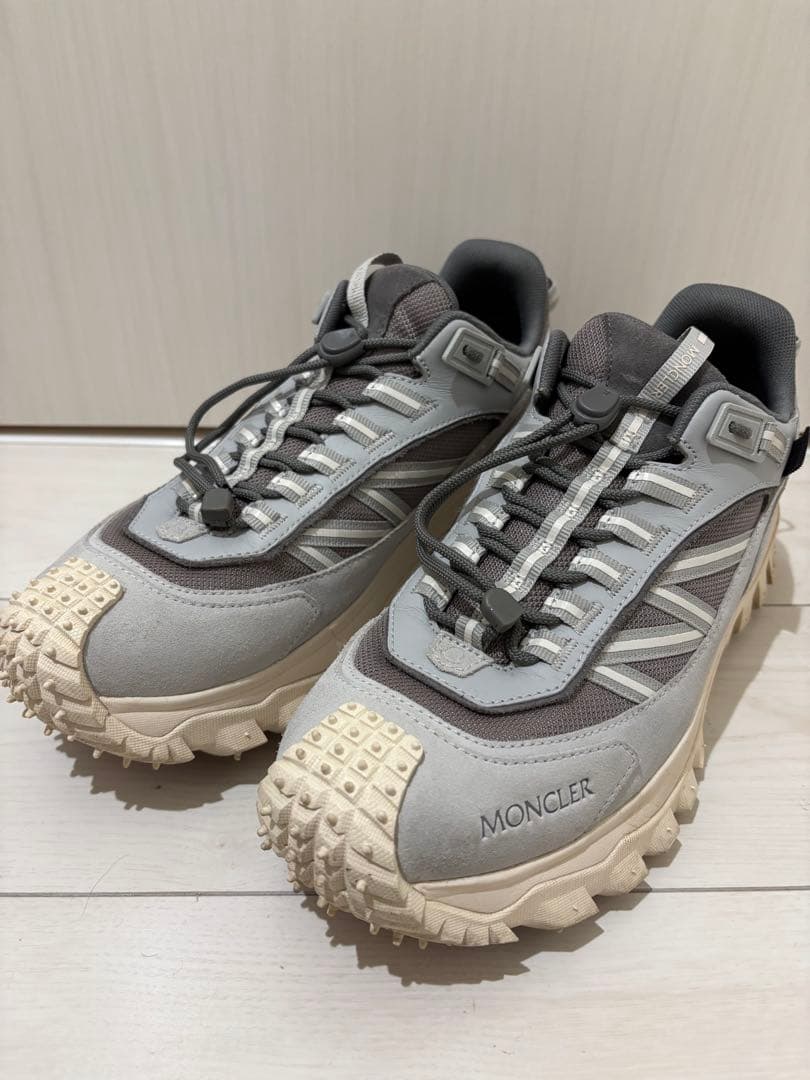 MONCLER TRAILGRIP モンクレール　トレイルグリップ　グレー