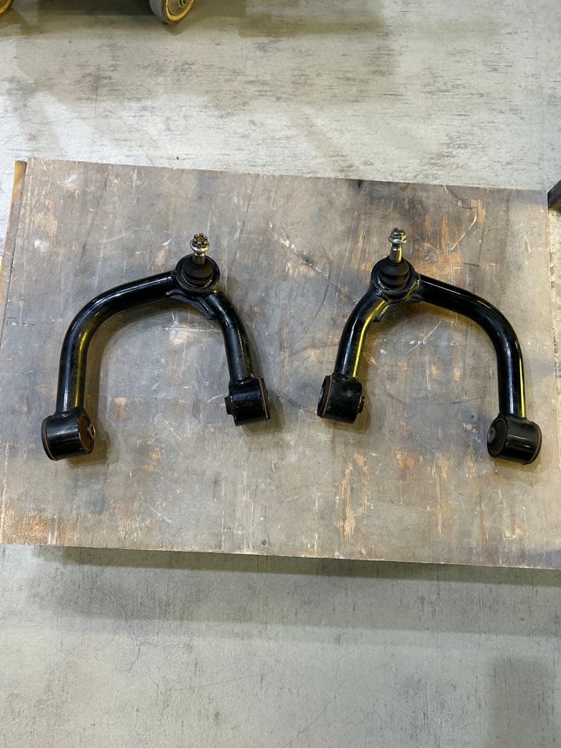 TGS X-Fang フロントアッパーアーム ランドクルーザープラド - メルカリ