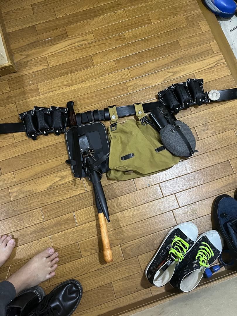 独軍将校ベルトフル装備です。 また写真詳しくは、下記の詳細を是非ご覧ください。