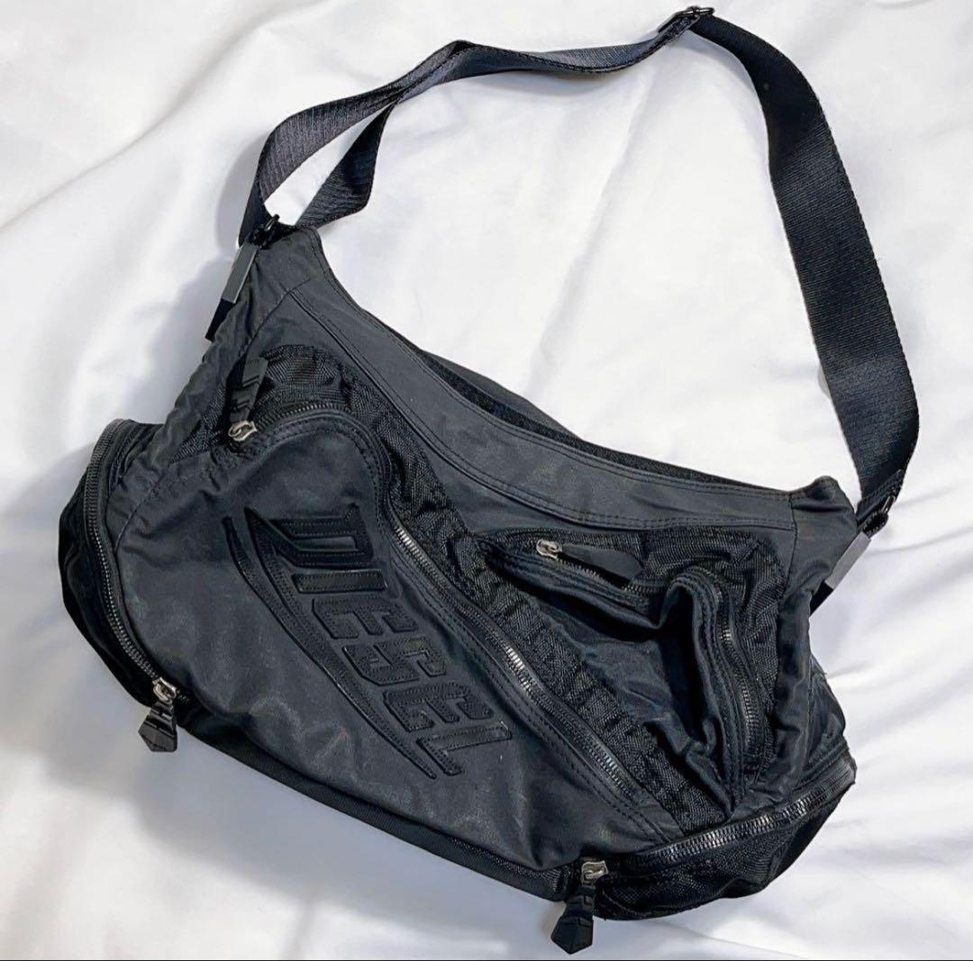 バッグ DIESEL archive shoulder bag multi pocket Women's Multi-Pkts-Multipocket bag in washed denim | Black | Diesel