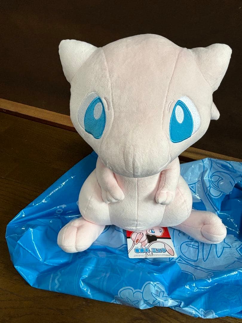 ポケモンセンター　ミュウ　等身大　ぬいぐるみ