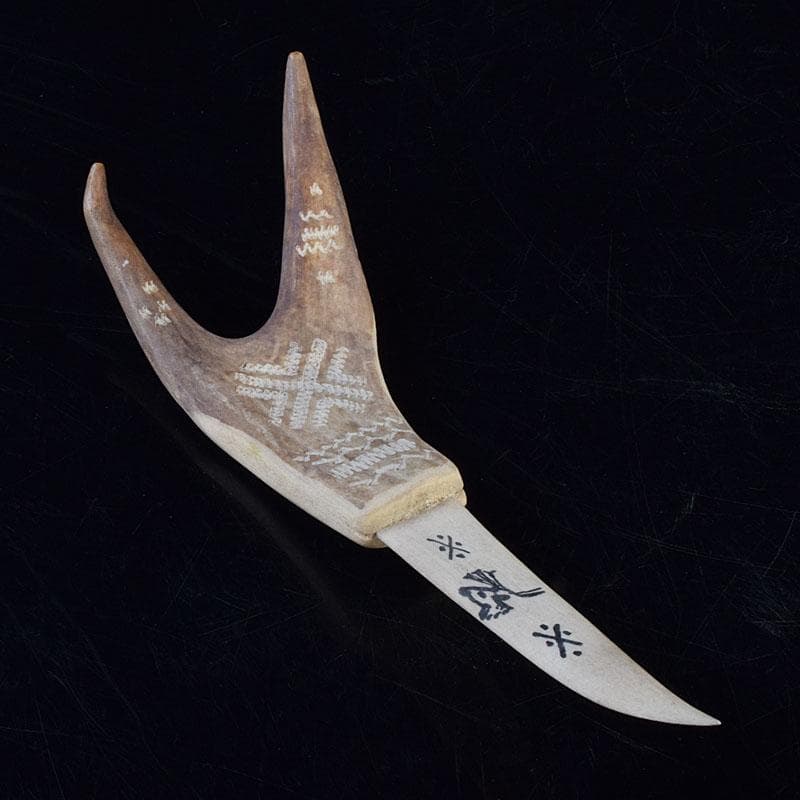 北欧伝統工芸　トナカイ鹿角　ペーパーナイフ　V　9292 北欧伝統工芸 トナカイ鹿角 ペーパーナイフ V 9292 - メルカリ