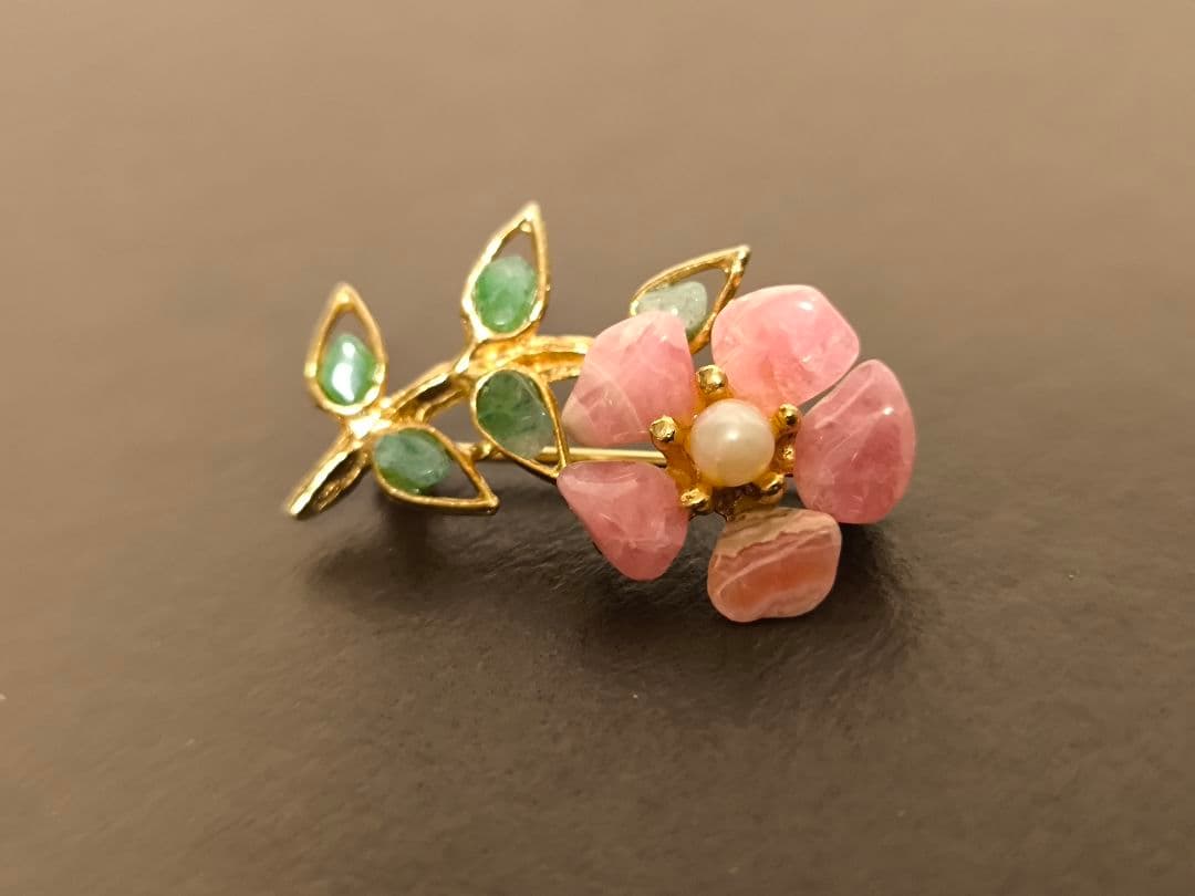 Swoboda スワボダ 天然石 ヴィンテージ　フラワー・ブローチ