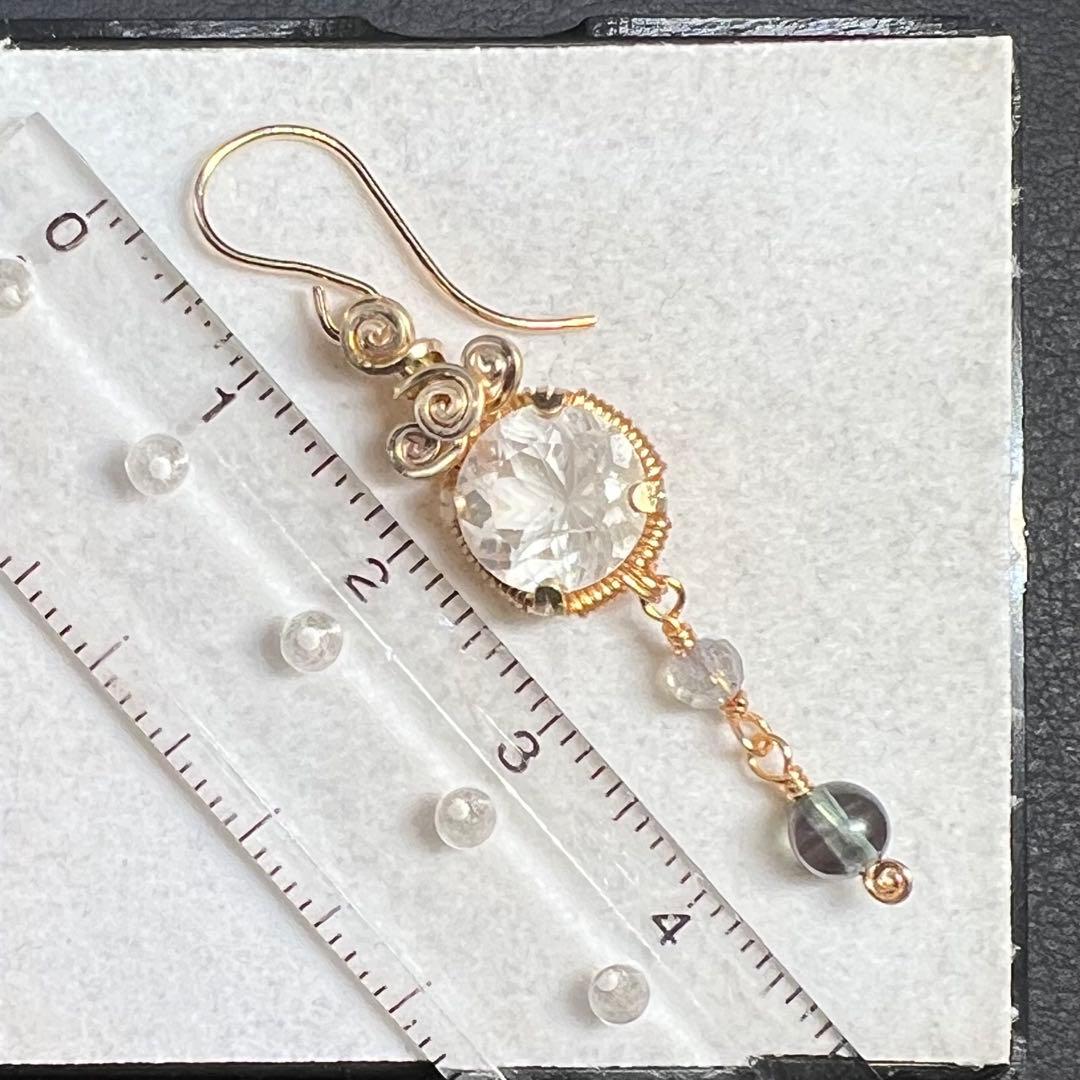 for マリエモーン様】リビアングラスイヤリング・ホワイトサファイア