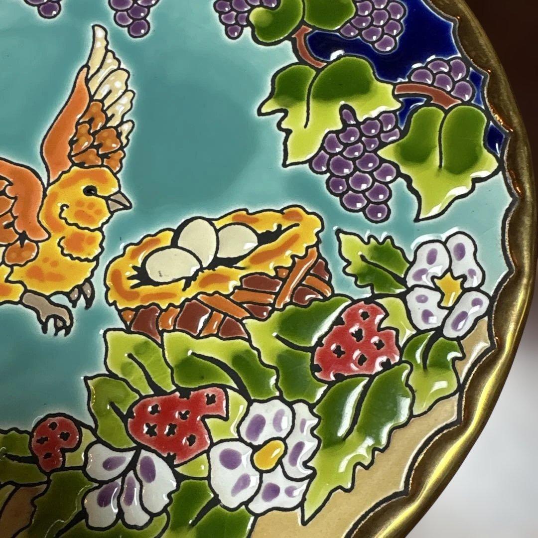 鳥と花のデザイン陶器プレート - メルカリ