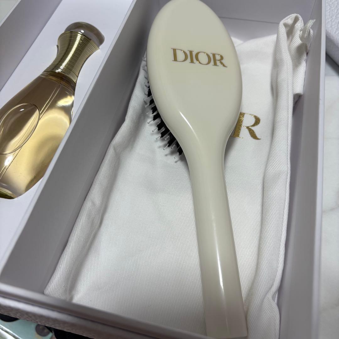 ディオールプラチナ会員バースデーギフト　ジャドールヘアミスト＆ヘアブラシ