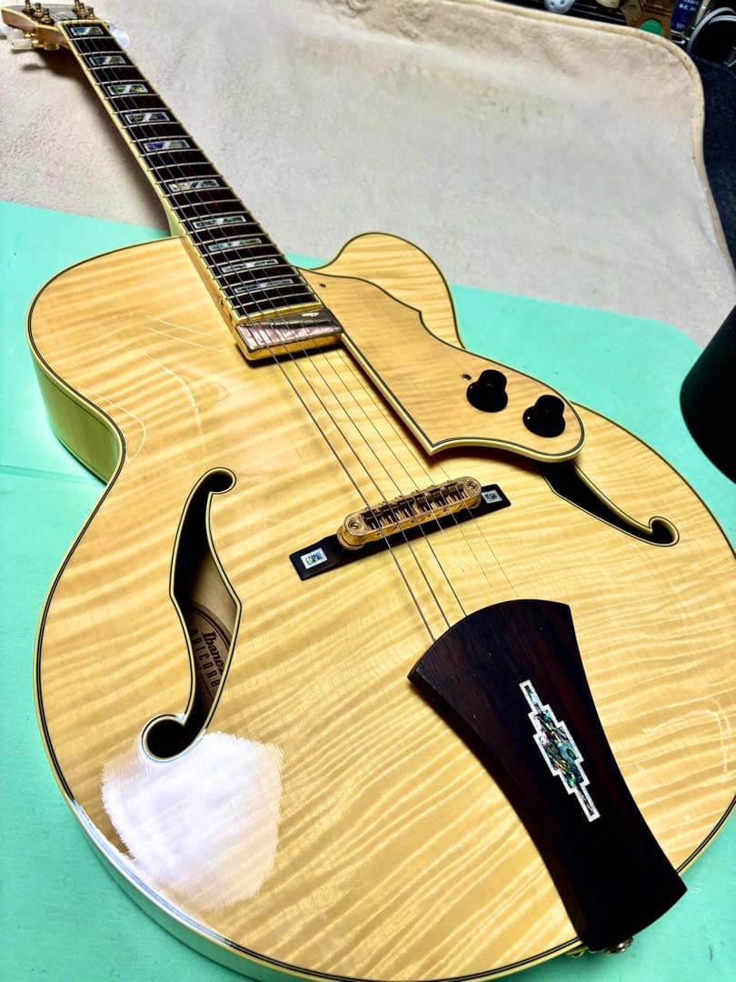 Ibanez AF105F-NT-12-01 フレイムメイプルボディ フルアコ