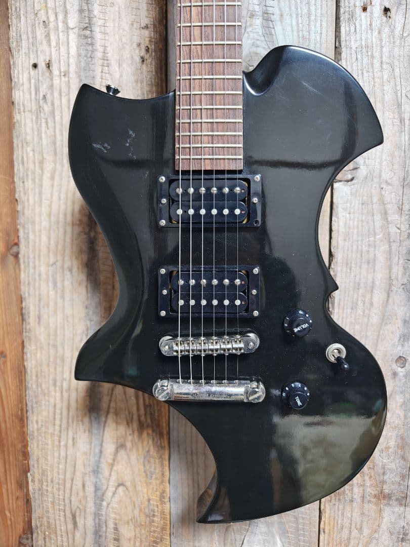 ま*み様 ユニークデザイン ブラックエレキギター　ノーブランド　ジャンク