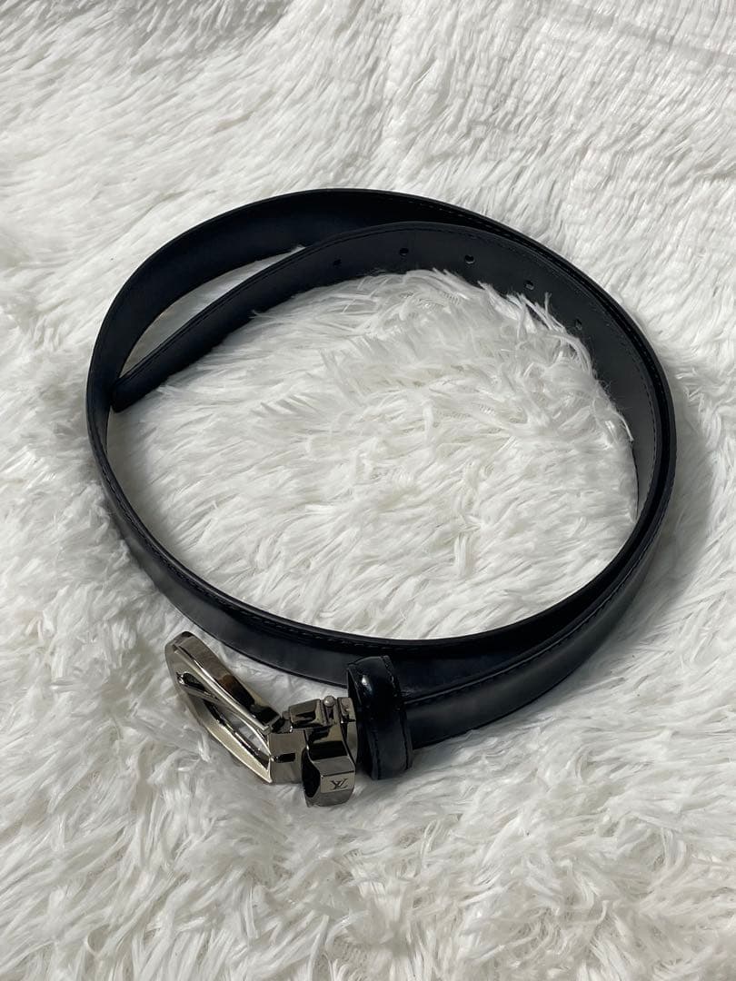 LOUIS VUITTON ルイヴィトン LVバックル レザーベルト ブラック